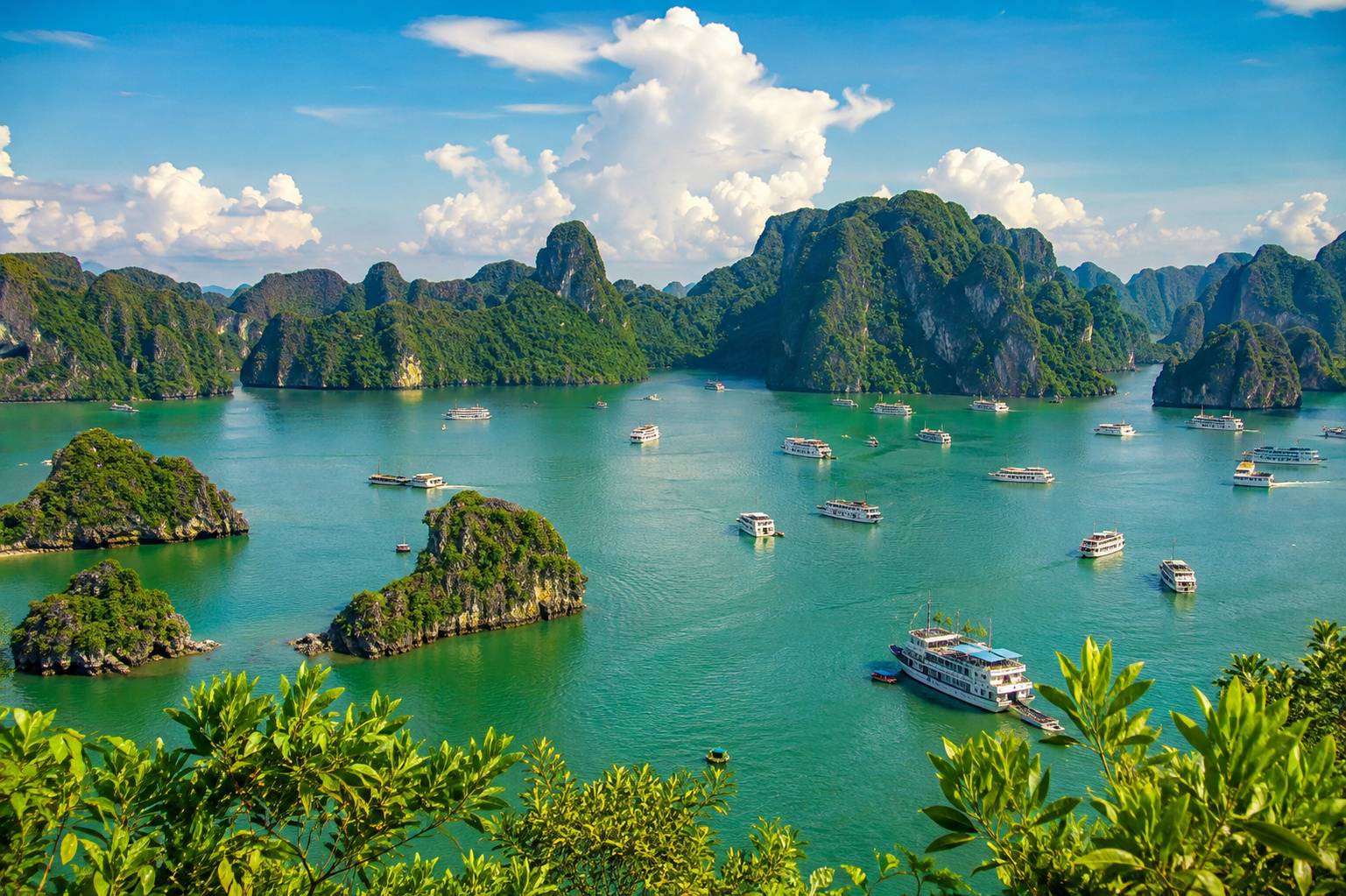 Kinh Nghiệm Du Lịch Việt Nam Tháng 8: Đi Đâu Và Chuẩn Bị Gì?