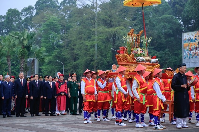 Hình ảnh tại lễ dâng hương tưởng niệm các vua Hùng